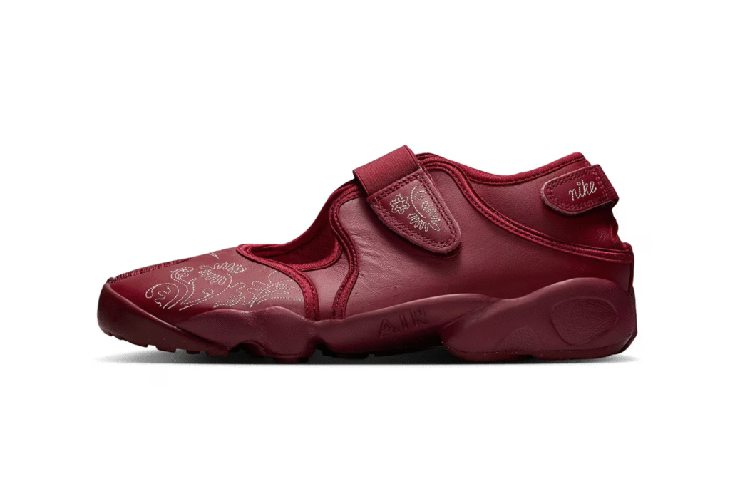 Nike aposta no floral com novo Air Rift “Botanical/Team Red”