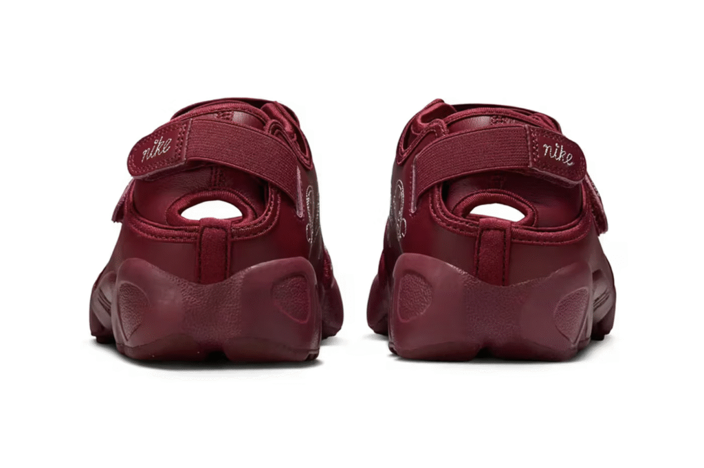 Nike aposta no floral com novo Air Rift “Botanical/Team Red”