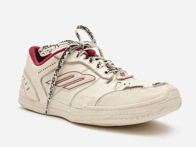 BALENCIAGA x Demna: Monday e Hampton em foco