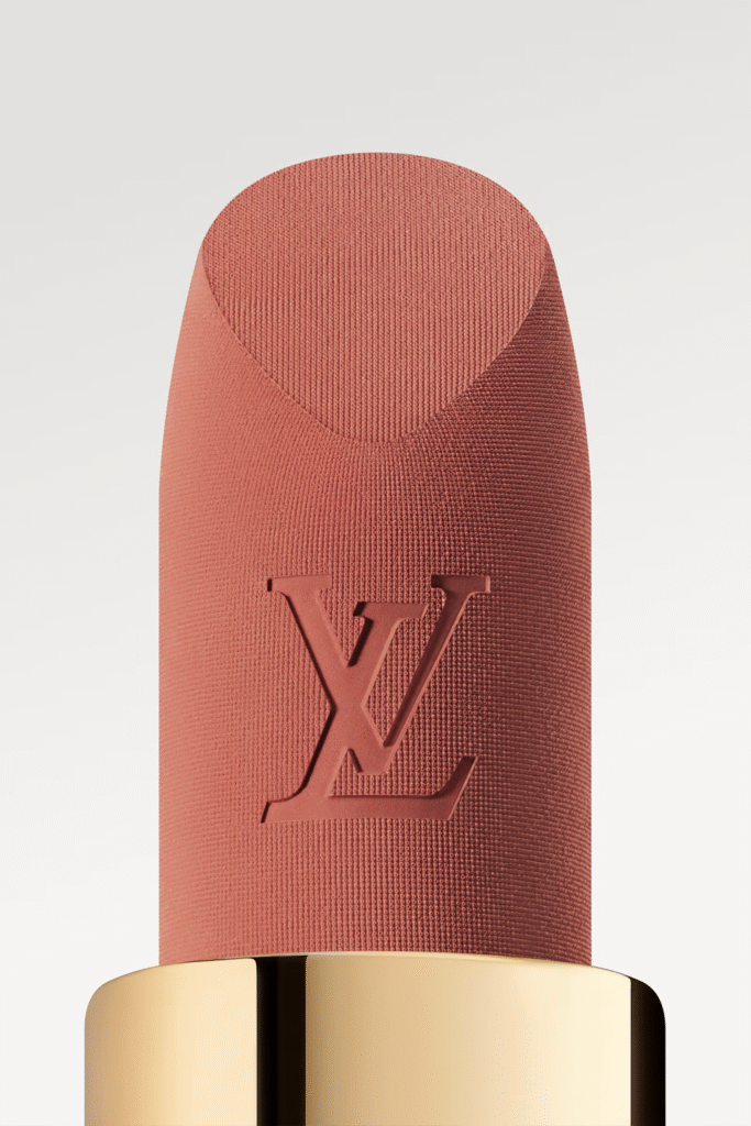 Louis Vuitton desafia os limites da beleza de luxo com batons de US$ 160