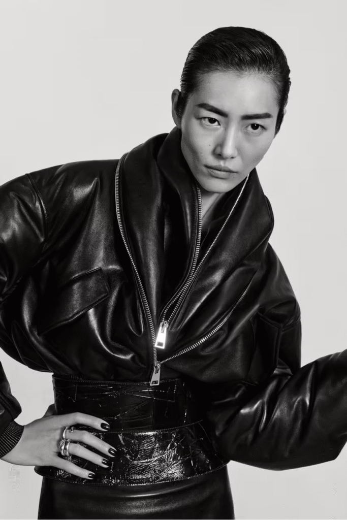 Givenchy faz homenagem a beleza feminina na 1ª campanha de Sarah Burton