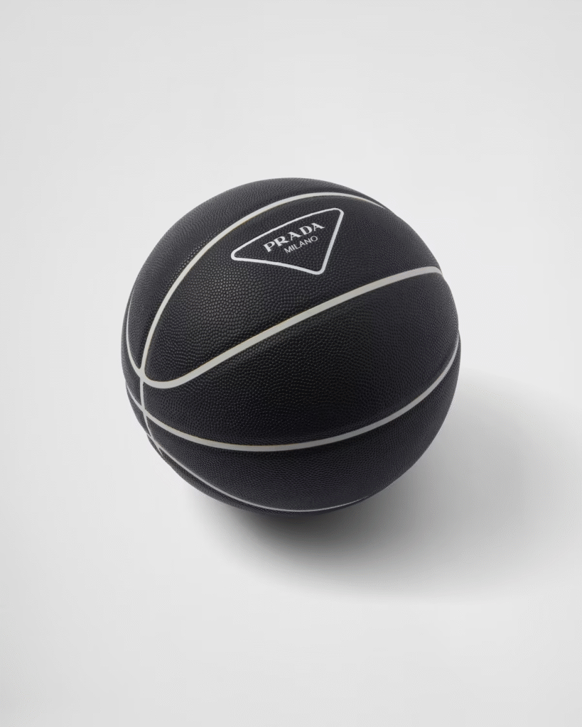 Prada transforma o basquete em peça de desejo com toque de luxo