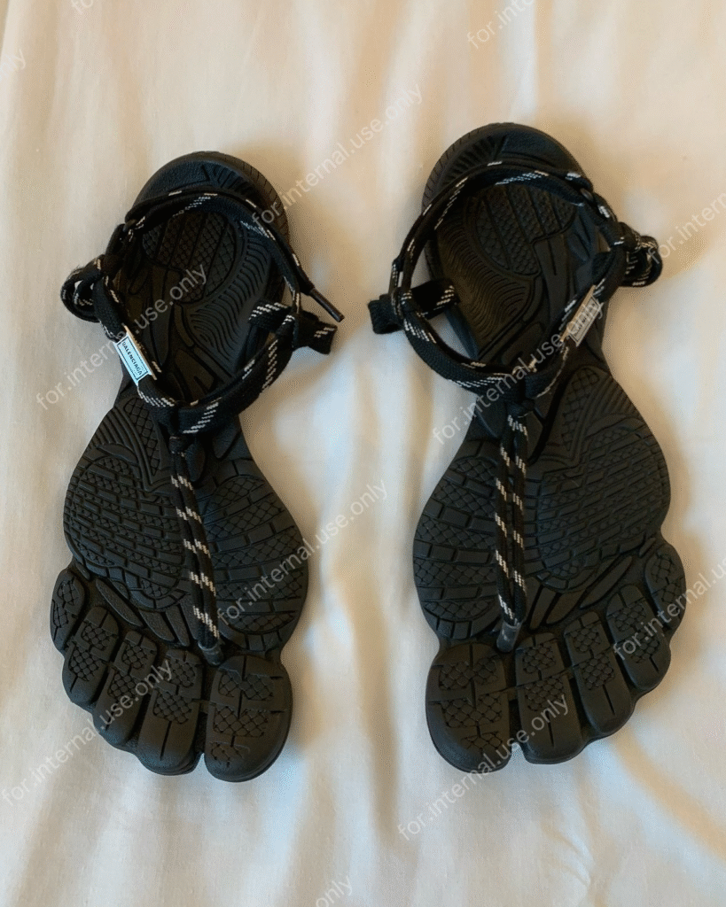 Balenciaga Coachella Sandal: o novo passo ousado da moda