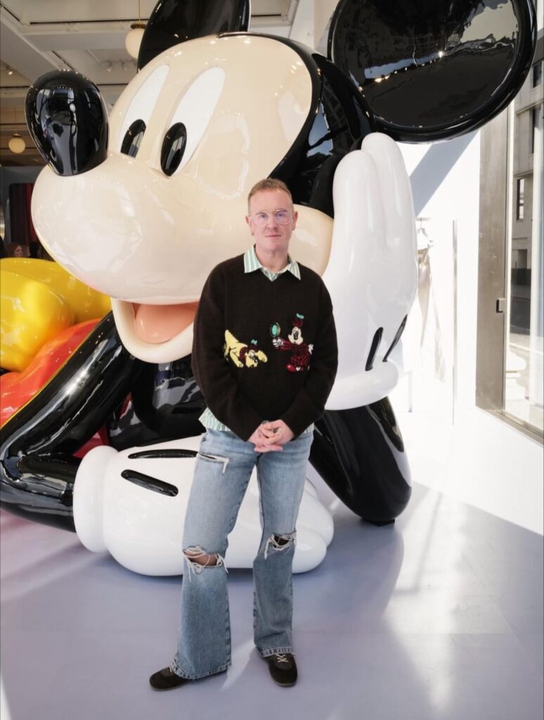 Zara lança coleção da Disney com Harry Lambert