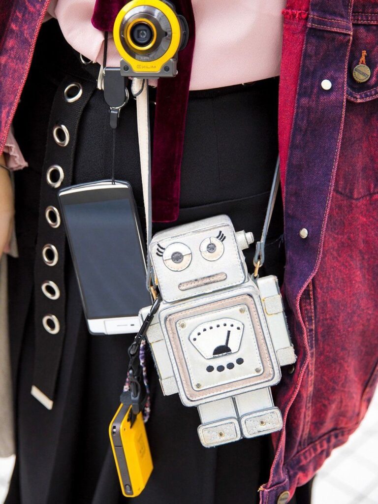 Bolsas divertidas: o acessório que transformou o street style em passarela criativa