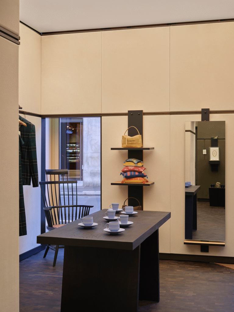 Jonathan Anderson abre nova Curiosity Shop no Soho de Londres