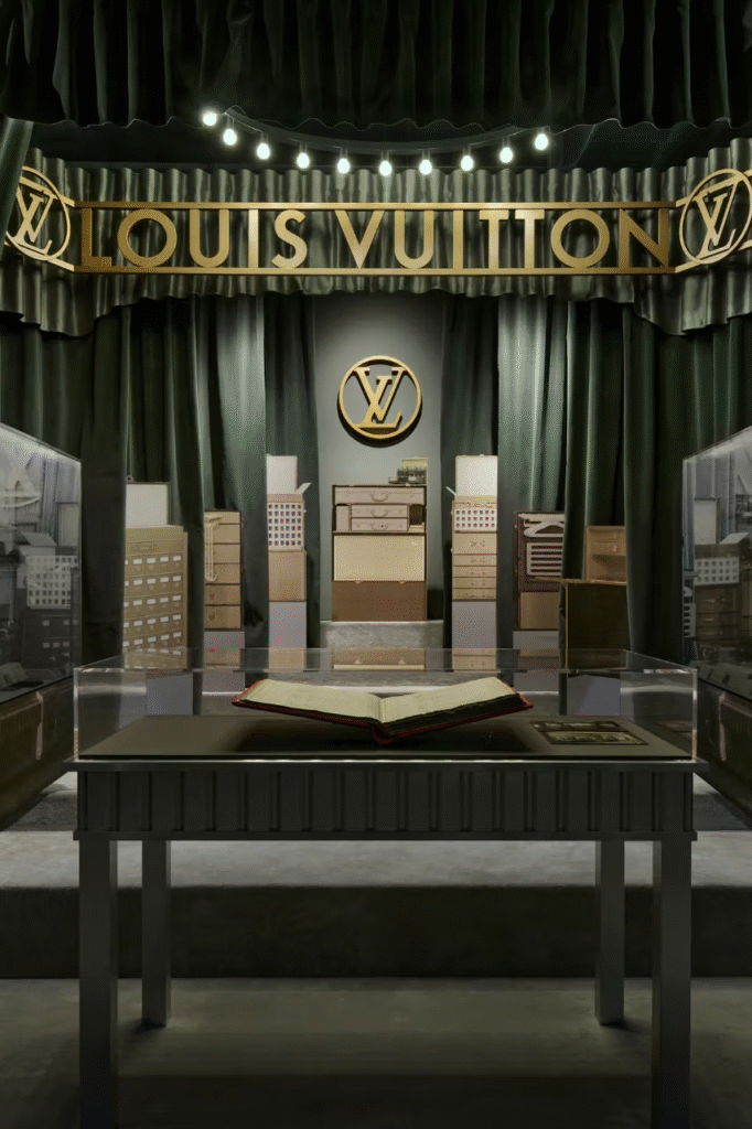 Louis Vuitton Abre Exposição Art Déco em Paris com Mais de 300 Peças