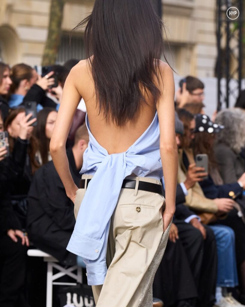 A volta da blusa de frente única: o item mais hot do verão (literalmente!)