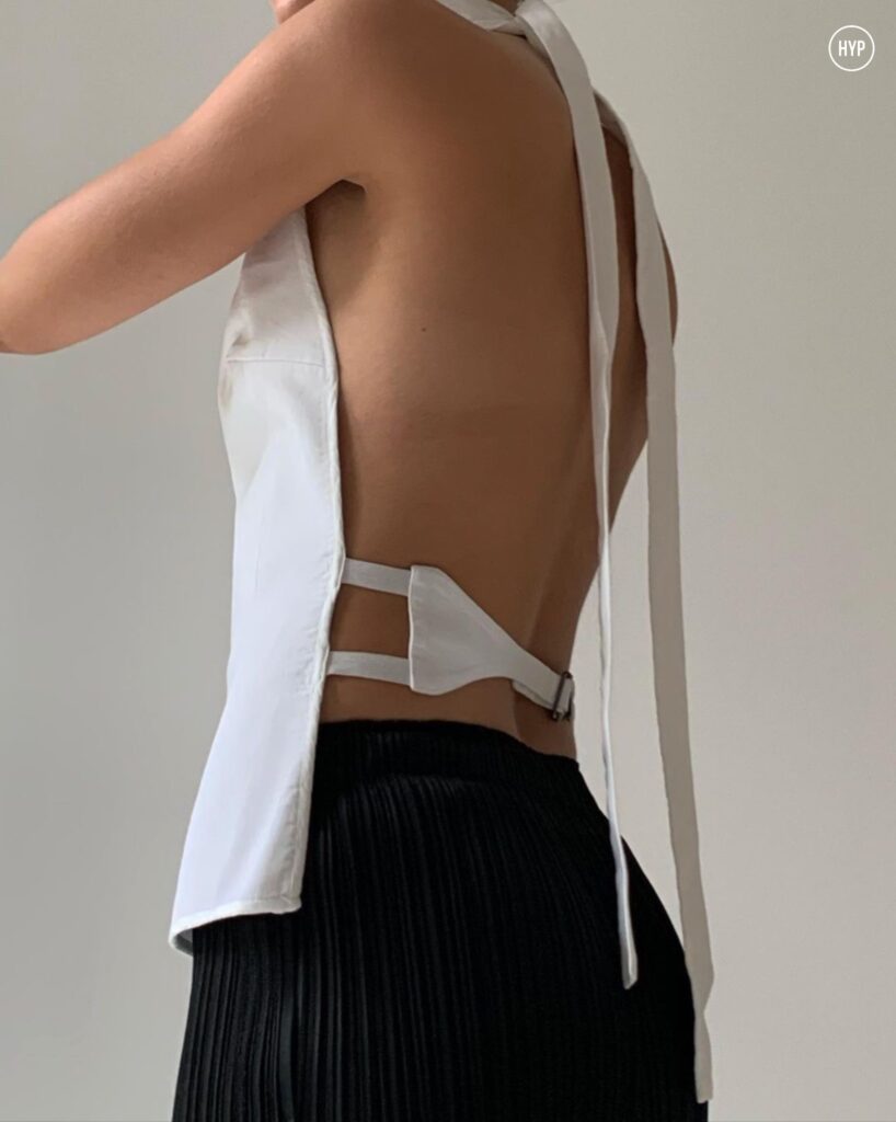 A volta da blusa de frente única: o item mais hot do verão (literalmente!)