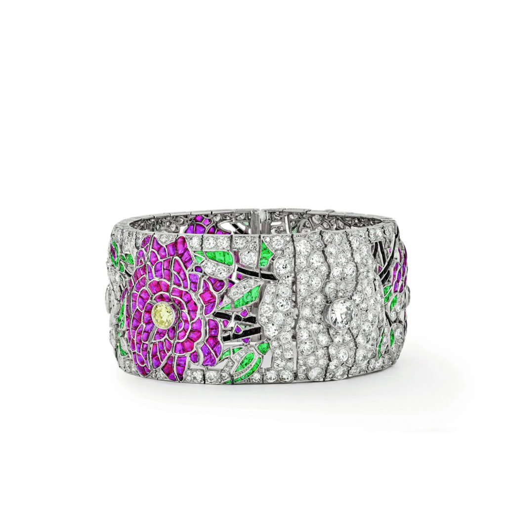 Van Cleef & Arpels celebra 100 anos do Art Déco com exposição em Tóquio