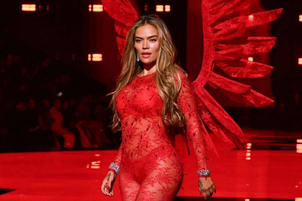 Confira os looks da passarela do Victoria’s Secret Fashion Show 2025