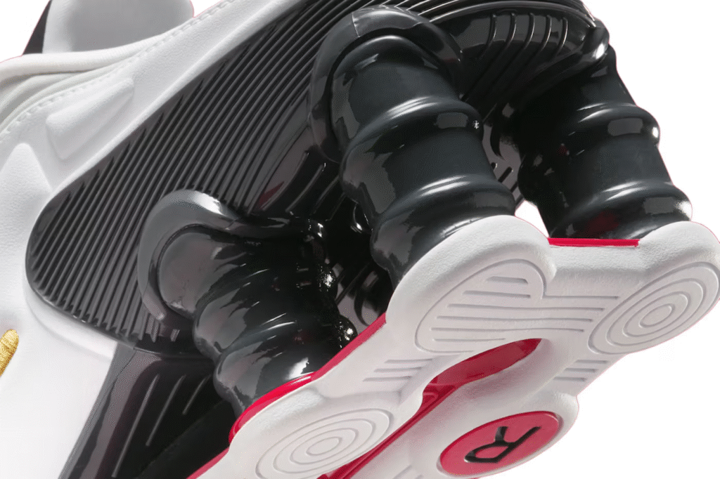 Martine Rose e Nike revelam o Shox MR4 Mule para o fim de 2025