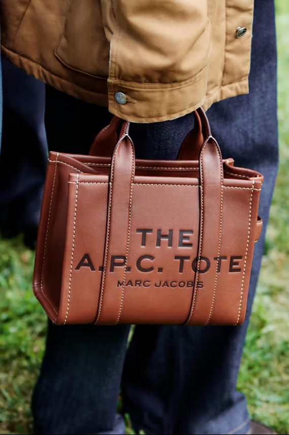 Marc Jacobs e A.P.C. lançam coleção inspirada no estilo universitário dos anos 80