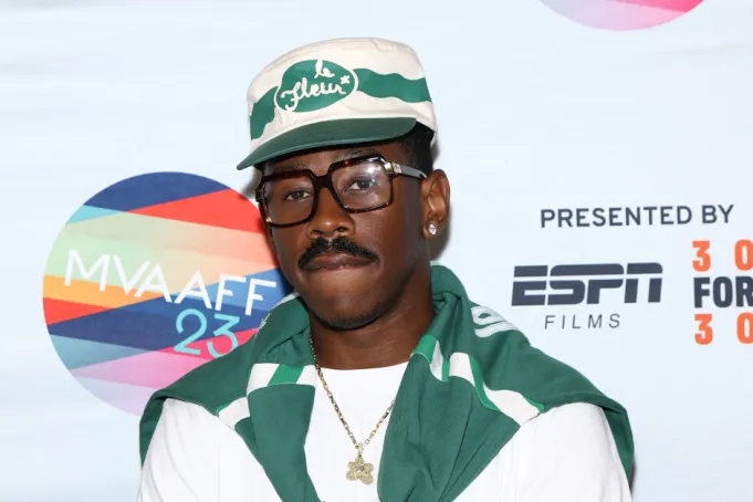 Tyler, The Creator comemora um ano de Chromakopia e adiciona faixa inédita Mother à edição deluxe