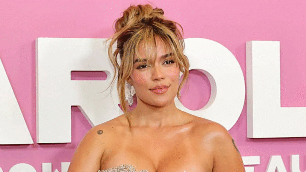 KAROL G, Madison Beer, Missy Elliott e TWICE são as headliners do Victoria’s Secret Fashion Show 2025