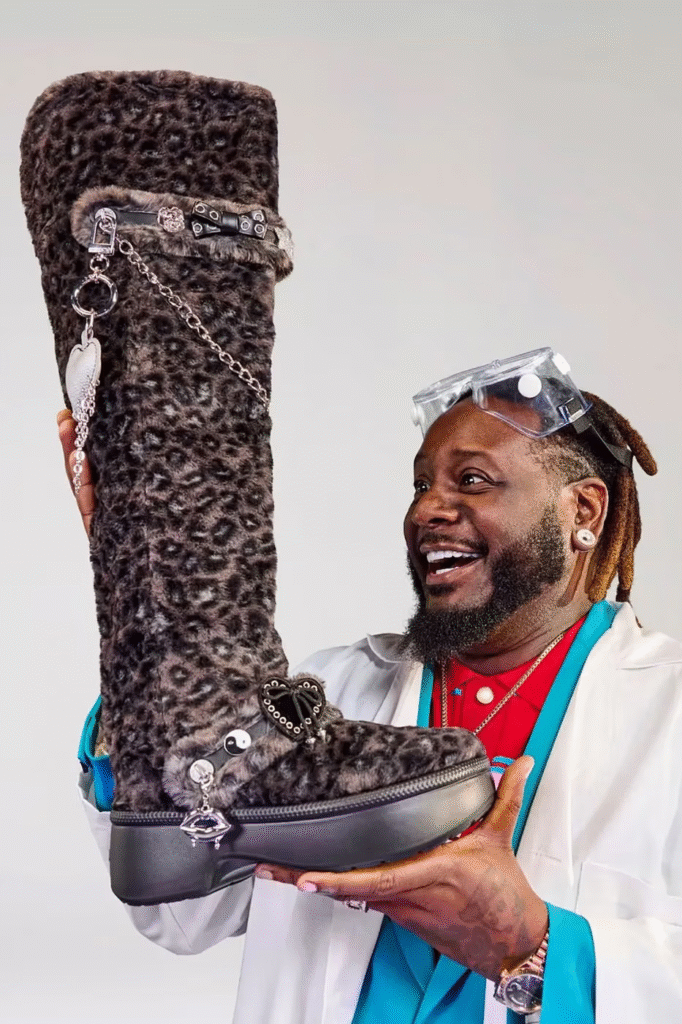 Crocs x T-Pain: as novas botas com pele sintética