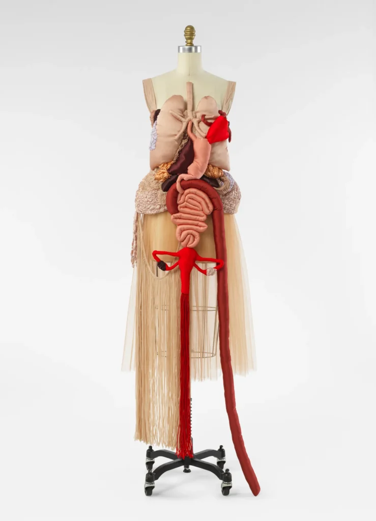 Costume Art inaugura as novas galerias permanentes do Costume Institute no The Met