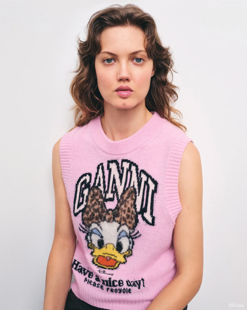 Ganni e Disney lançam primeira colaboração estrelada por Margarida