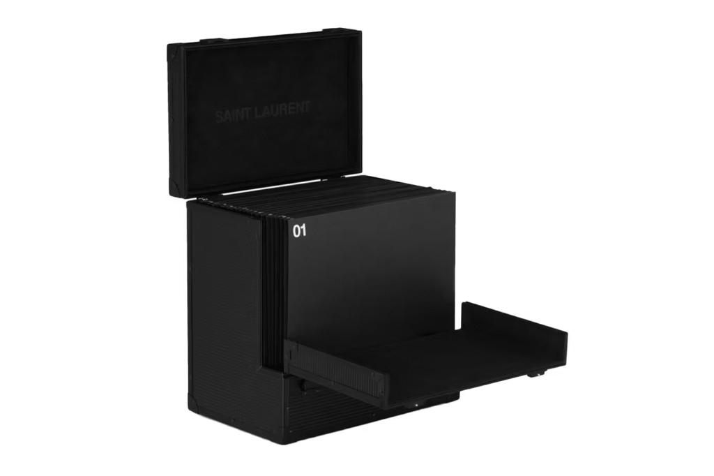 Calendário do Advento Saint Laurent: edição especial reúne 24 discos de vinil