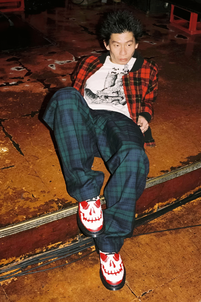 Supreme x Dr. Martens: colaboração traz nova versão do 1461 em 2025