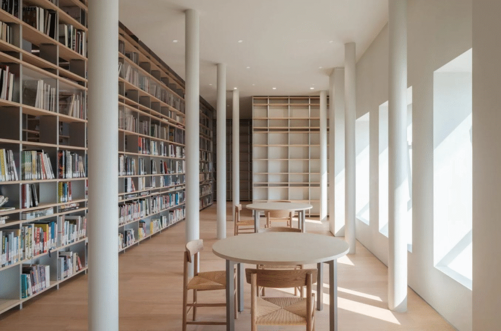 Chanel Espace Gabrielle Chanel inaugura primeira biblioteca pública de arte contemporânea na China