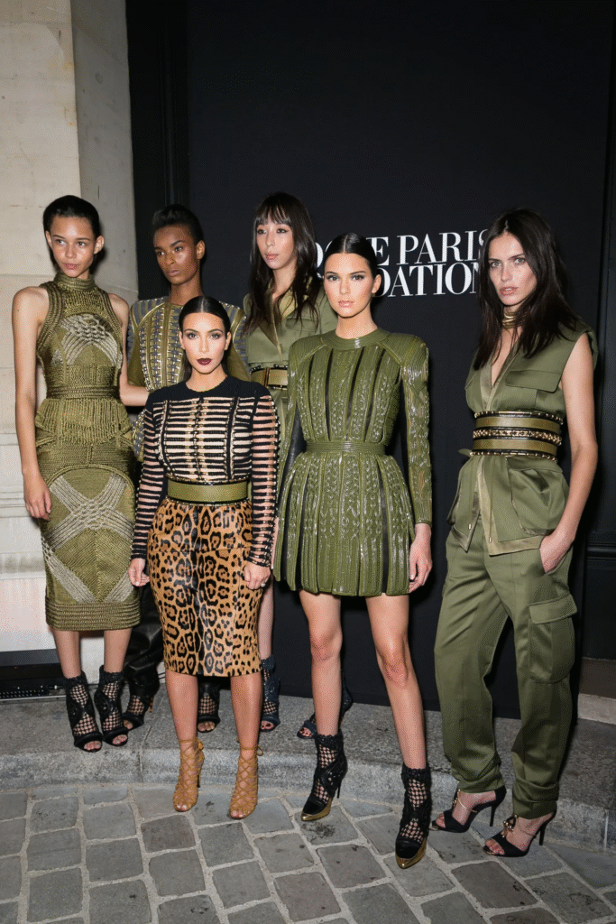 Olivier Rousteing deixa o cargo de diretor criativo da Balmain após 14 anos