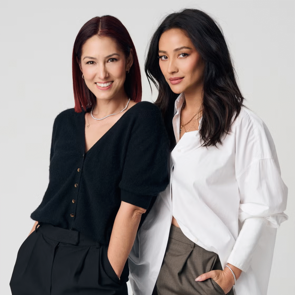 Shay Mitchell lança Rini, marca de skincare infantil inspirada em momentos mães e filhos