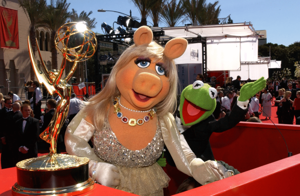 Jennifer Lawrence e Emma Stone desenvolvem filme de Miss Piggy com Cole Escola