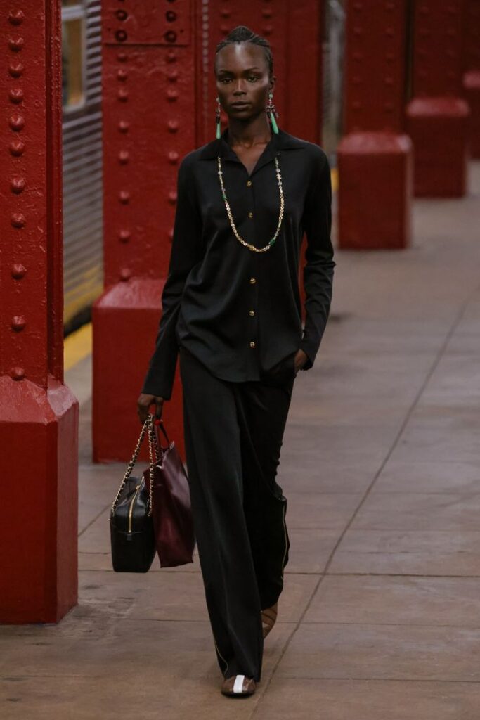 Chanel Métiers: desfile toma o metrô de Nova York em 2025