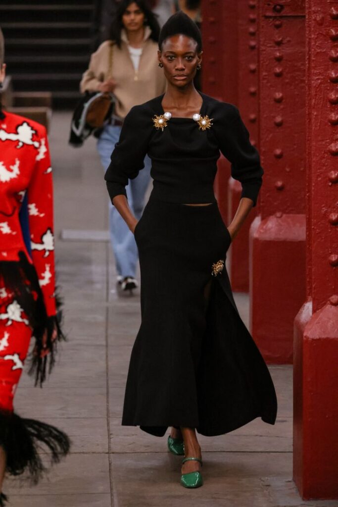 Chanel Métiers: desfile toma o metrô de Nova York em 2025