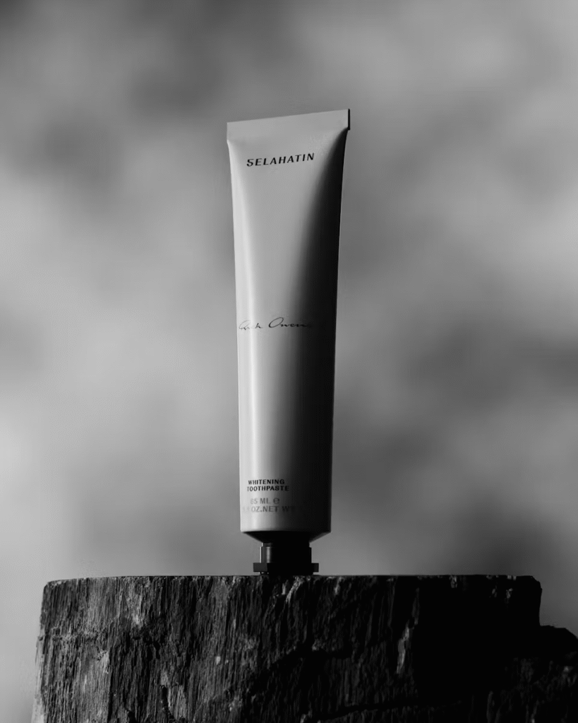 Rick Owens x Selahatin: colaboração transforma o ritual de cuidados bucais