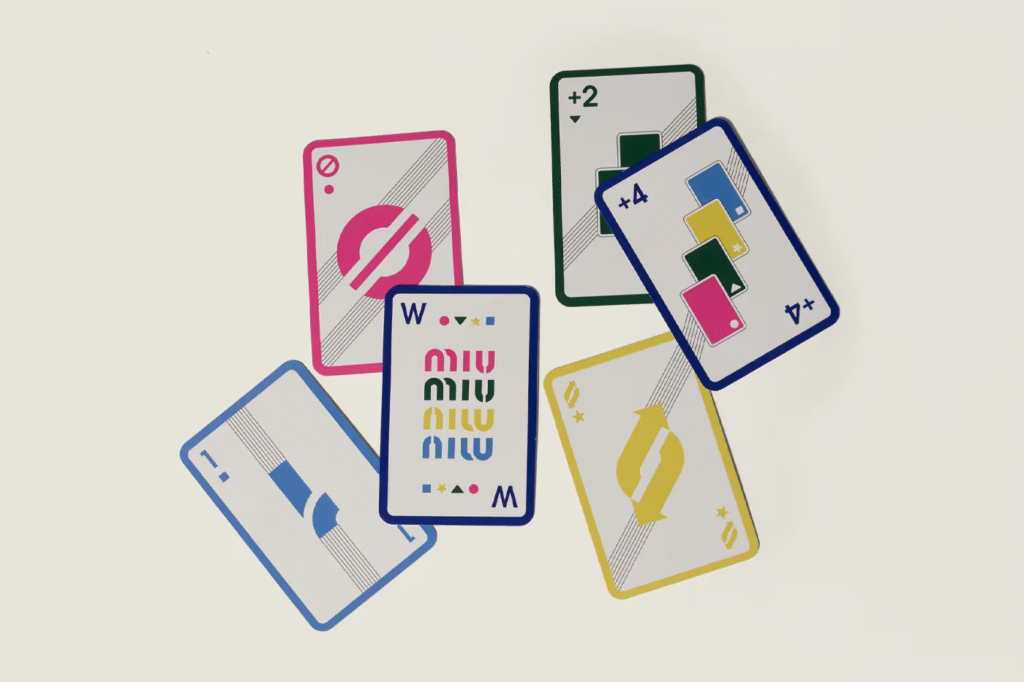 UNO x Miu Miu: o jogo clássico vira objeto de desejo