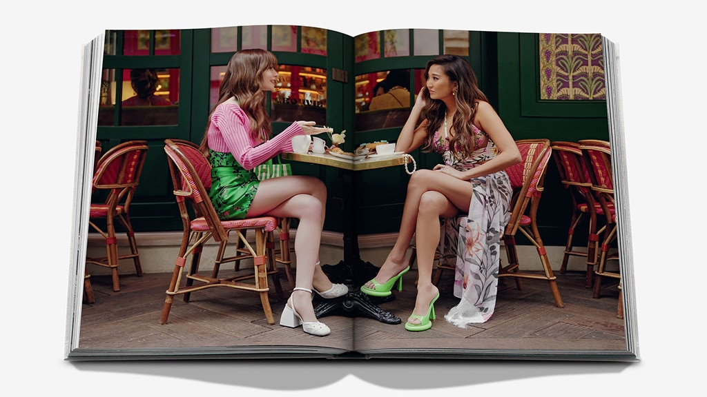 Emily in Paris: The Fashion Guide vira objeto de desejo