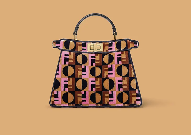 FENDI Emily in Paris ganha cápsula exclusiva de bolsas