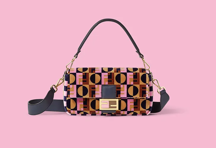 FENDI Emily in Paris ganha cápsula exclusiva de bolsas