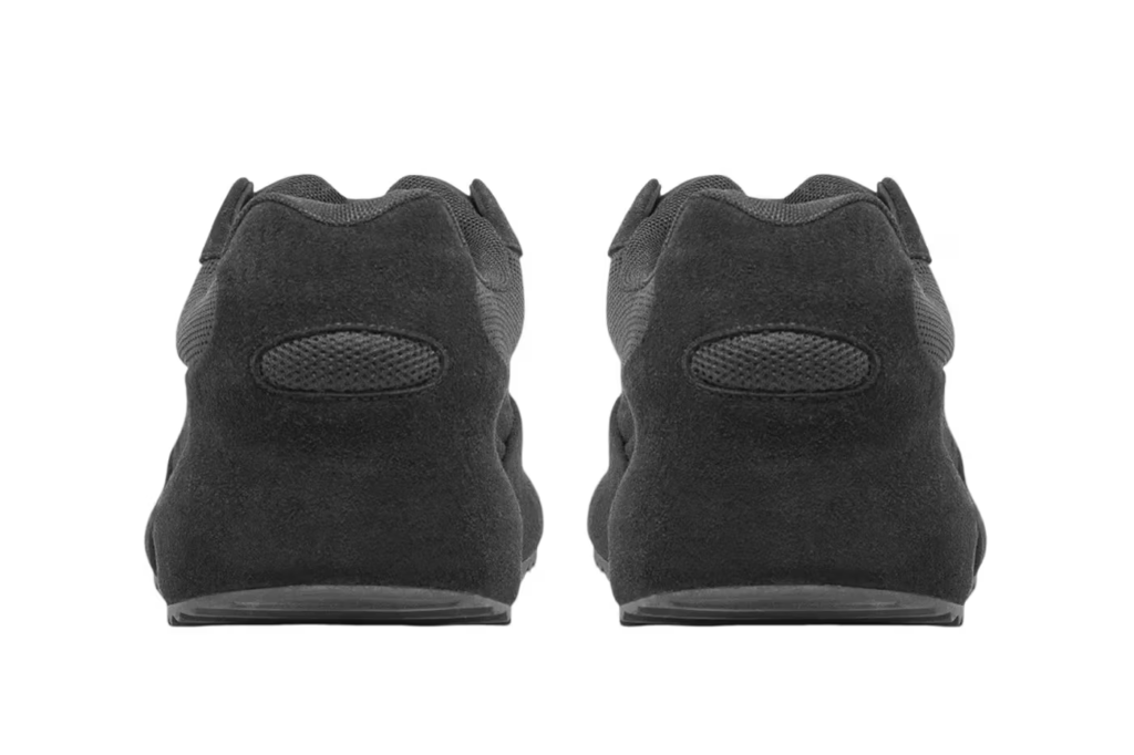 YEEZY BL-01 Bully chega com design brutalista, sola agressiva e visual monocromático, marcando uma nova era do footwear YEEZY por 80 dólares