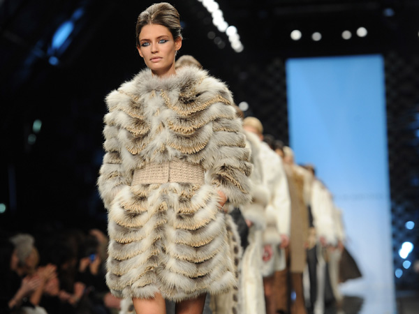 NYFW proíbe pele a partir de 2026 e redefine o futuro da moda americana