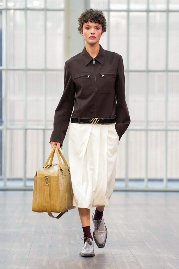 Office look: inspirações atuais para voltar ao trabalho com estilo