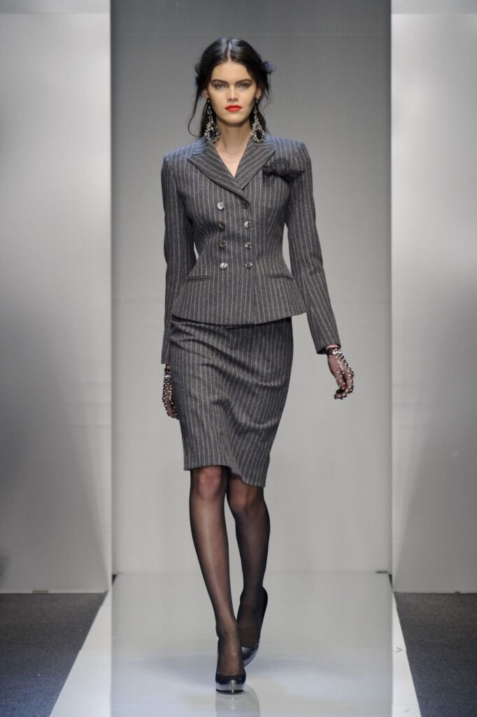 Saia lápis volta a ser destaque na temporada, mas com nova atitude