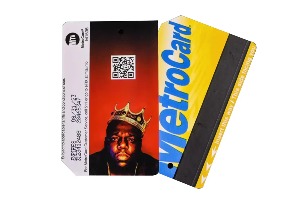 MetroCard Nova York chega ao fim em 2025. Relembre a história, colaborações icônicas e o impacto cultural do cartão que marcou gerações.
