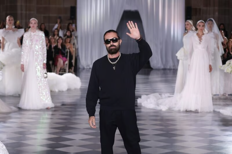 Giambattista Valli cancela desfile de alta-costura em Paris