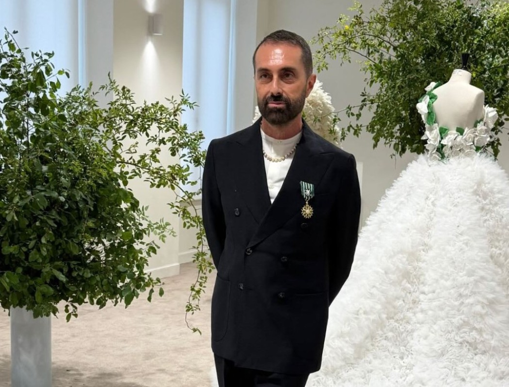 Giambattista Valli cancela desfile de alta-costura em Paris