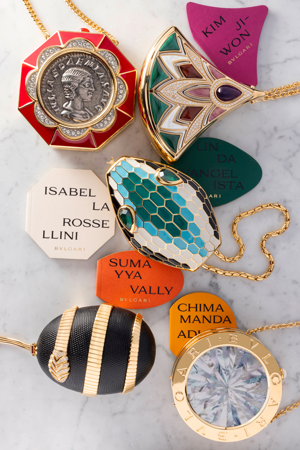 Bulgari Icons transforma joias em minaudières assinadas por Mary Katrantzou