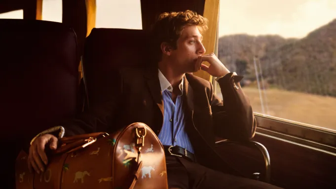 Campanha Louis Vuitton reúne Jeremy Allen White e Pusha T em viagem cinematográfica