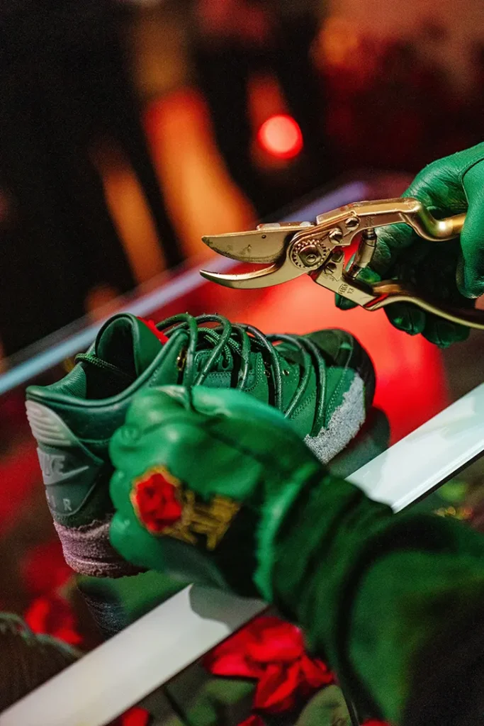 Air Jordan 3 Concrete Rose com bordados de rosas e couro verde escuro