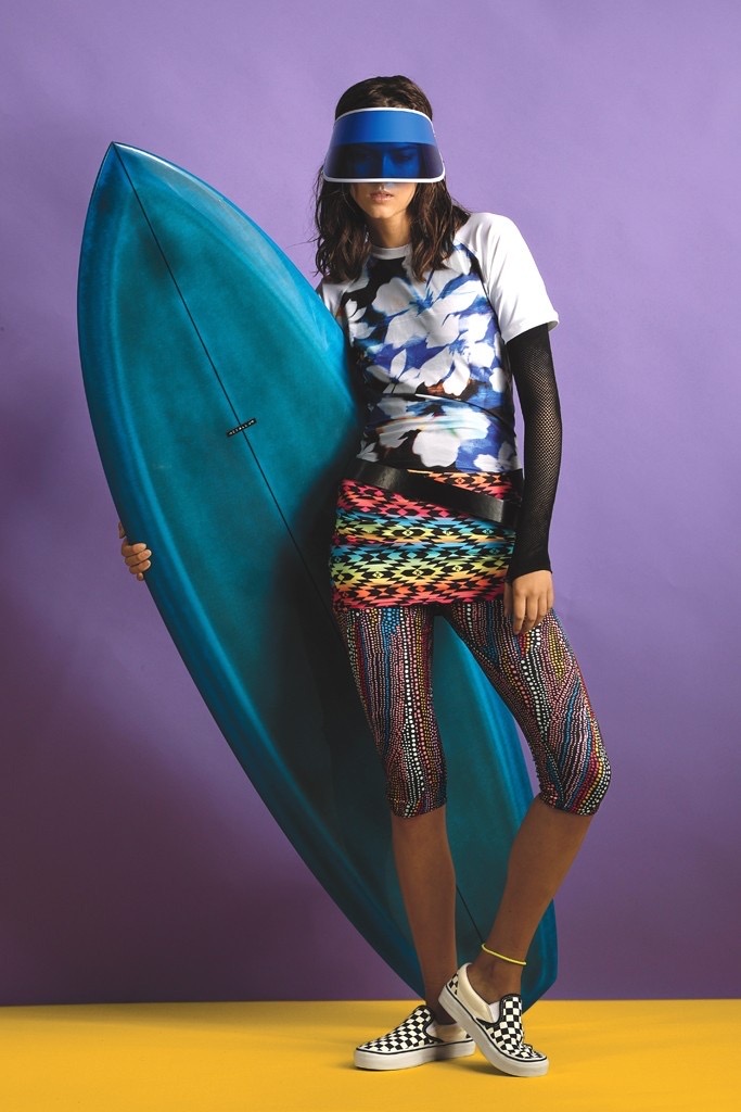 Tendência estampa surf Y2K está dominando a estética atual