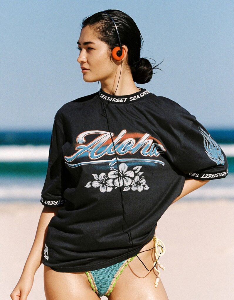 Tendência estampa surf Y2K está dominando a estética atual