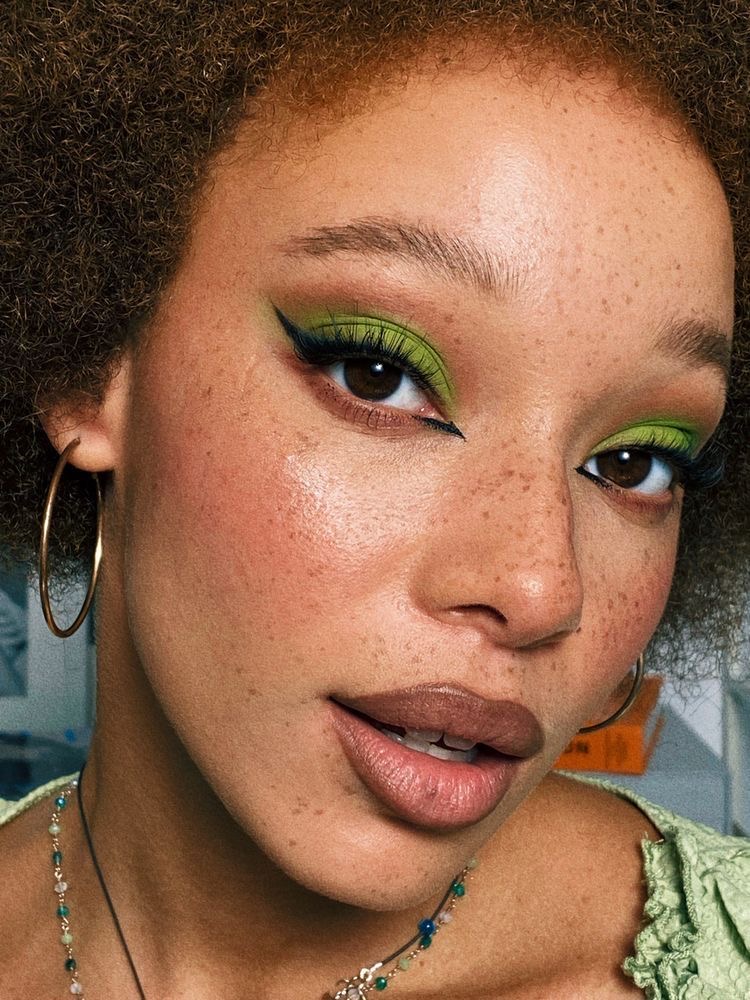 Colorful Makeup para o Carnaval 2026: inspirações, o que é e como fazer