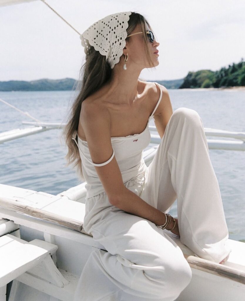 Tendência: Crochê Headpieces dominam o street style