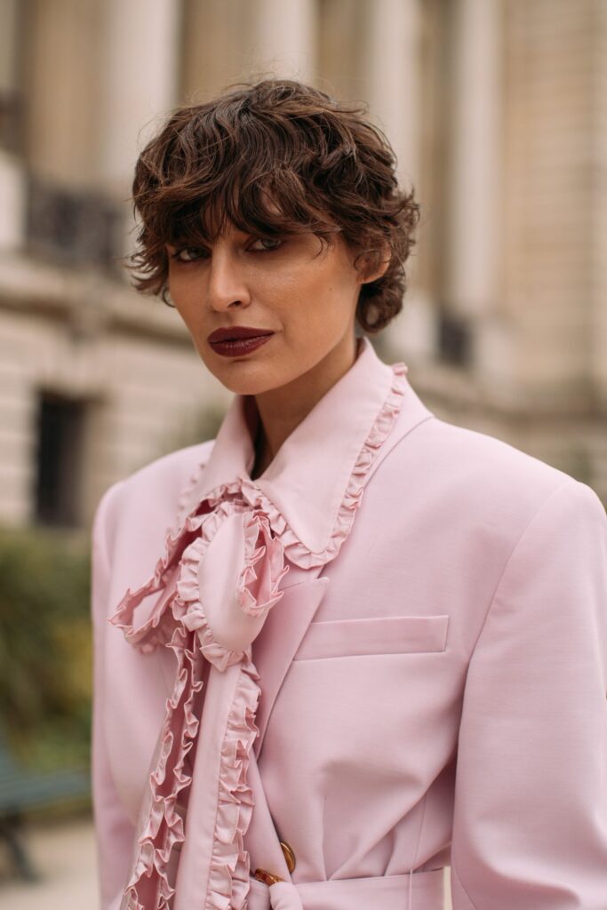 Bixie haircut: o corte curto que equilibra bob e pixie